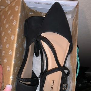 Pointed toe black flat sandals 8.5W